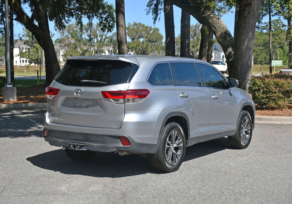 Used 2019 Toyota Highlander LE Plus LE Plus V6 FWD