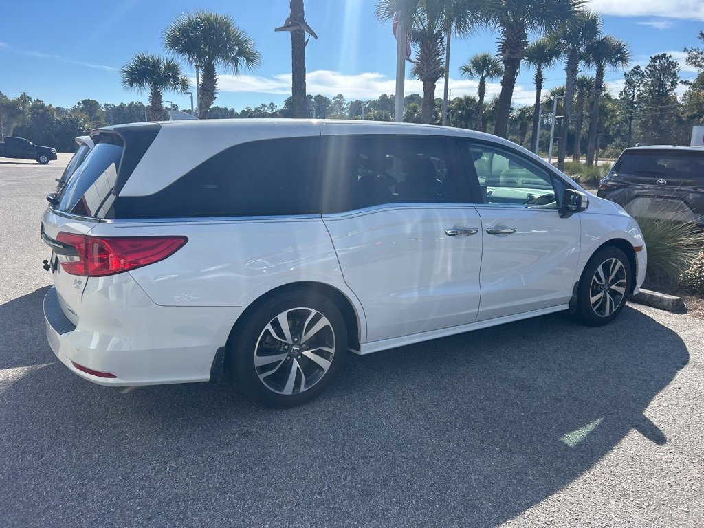 2024 Honda Odyssey Touring photo 2