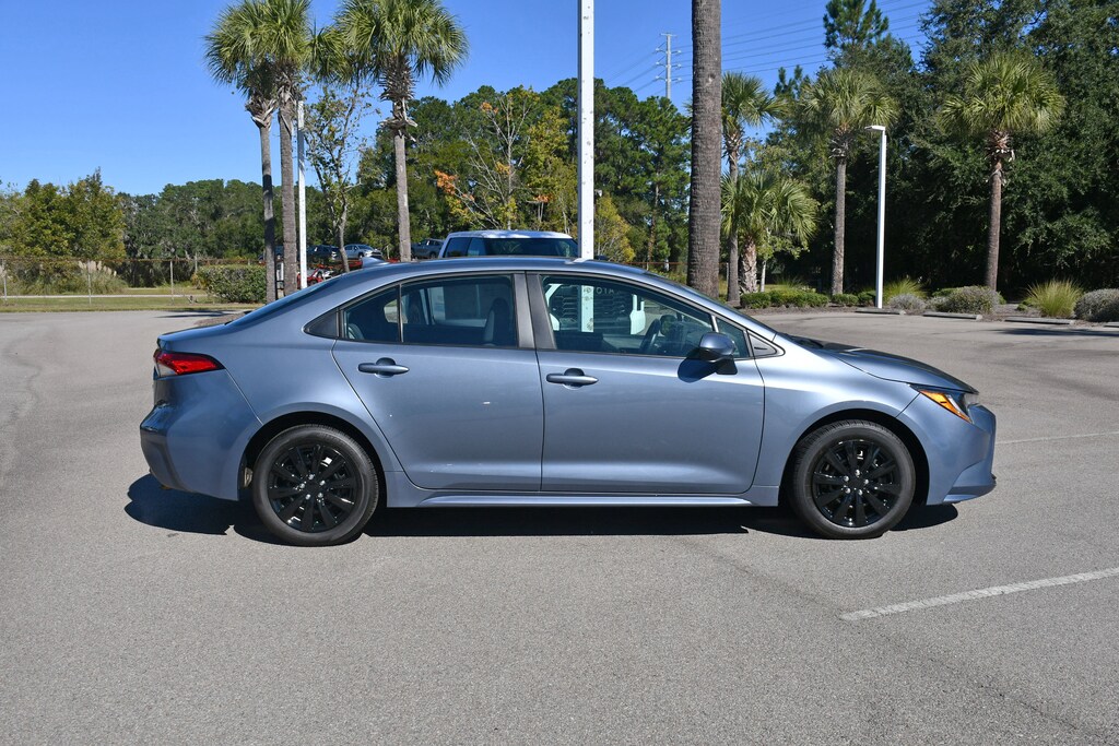 Used 2024 Toyota Corolla LE LE CVT