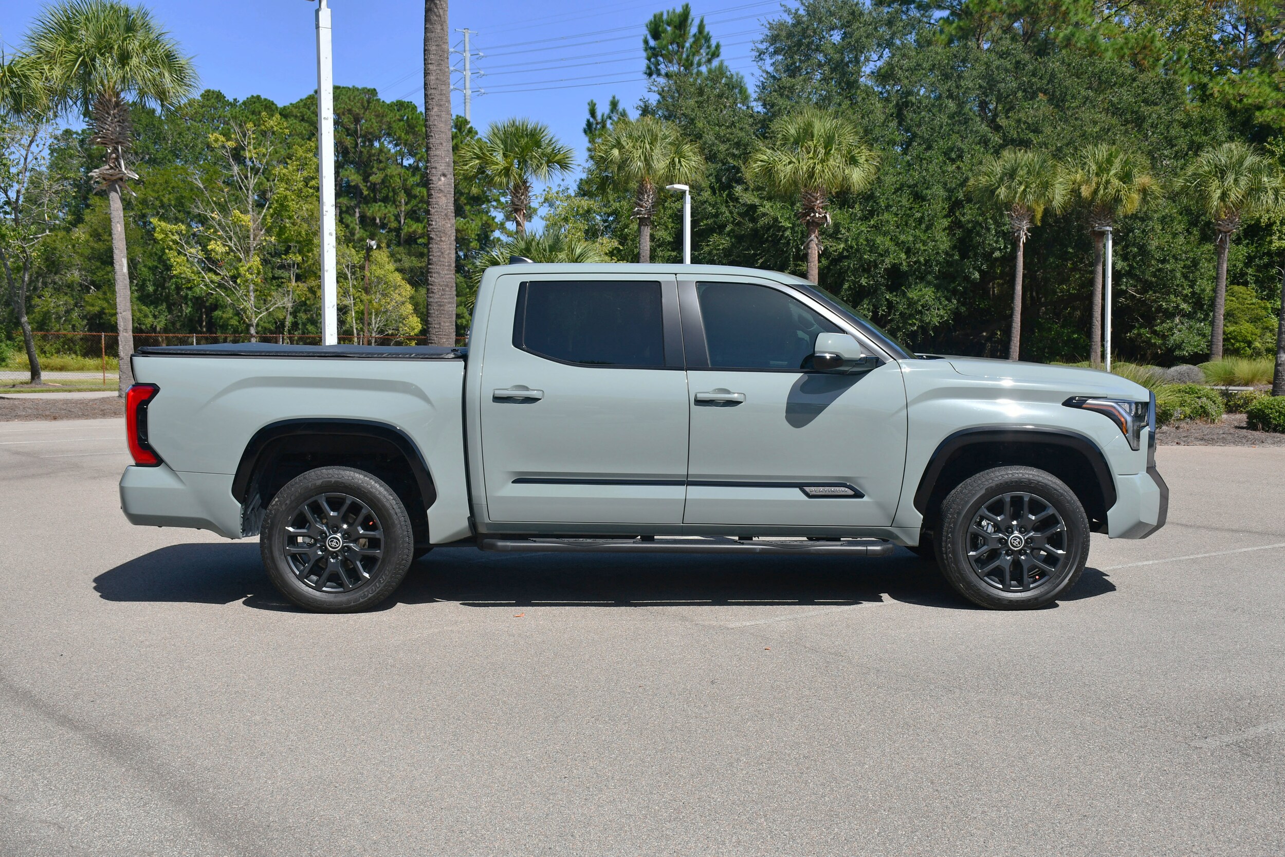 2024 Toyota Tundra Platinum CrewMax photo 2