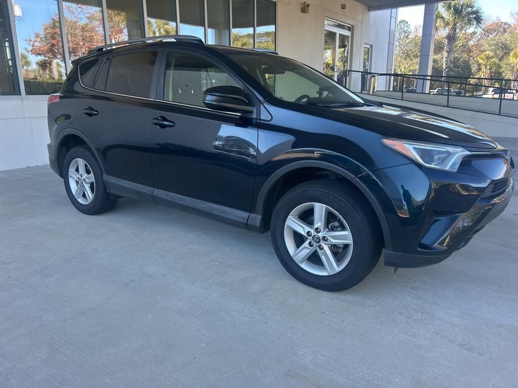 Used 2017 Toyota RAV4 LE LE FWD