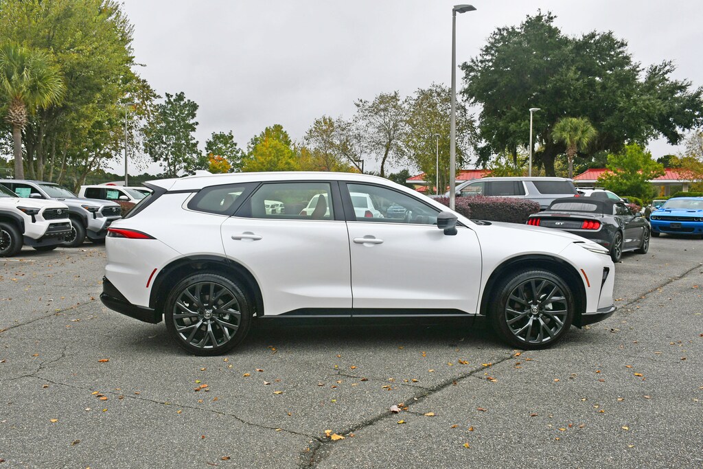 Used 2025 Toyota Crown Signia Limited Limited AWD