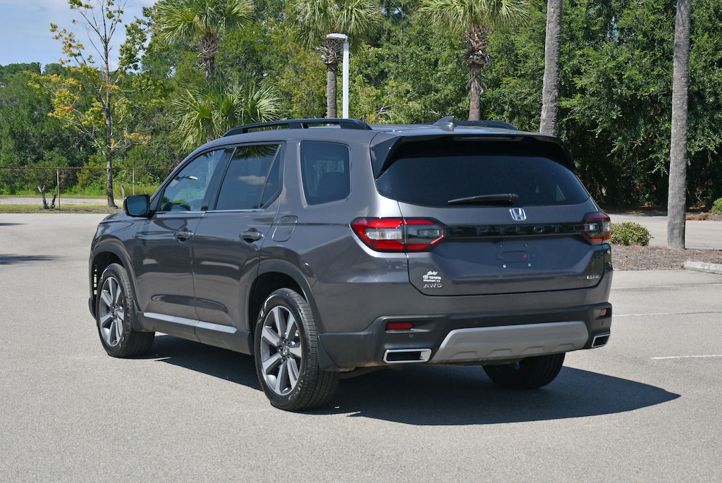 Used 2025 Honda Pilot Elite Elite AWD