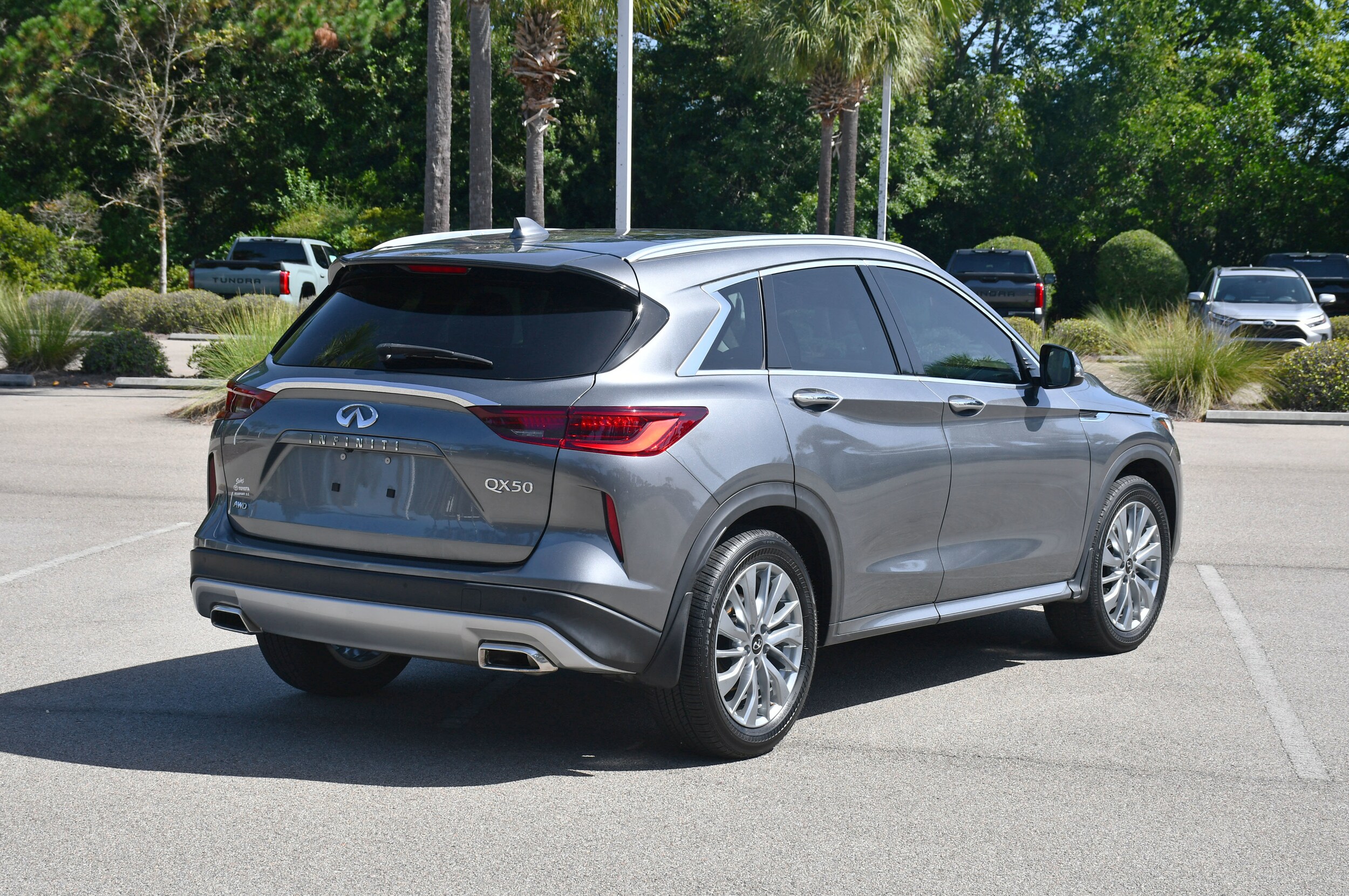 2024 Infiniti QX50 Luxe AWD photo 3