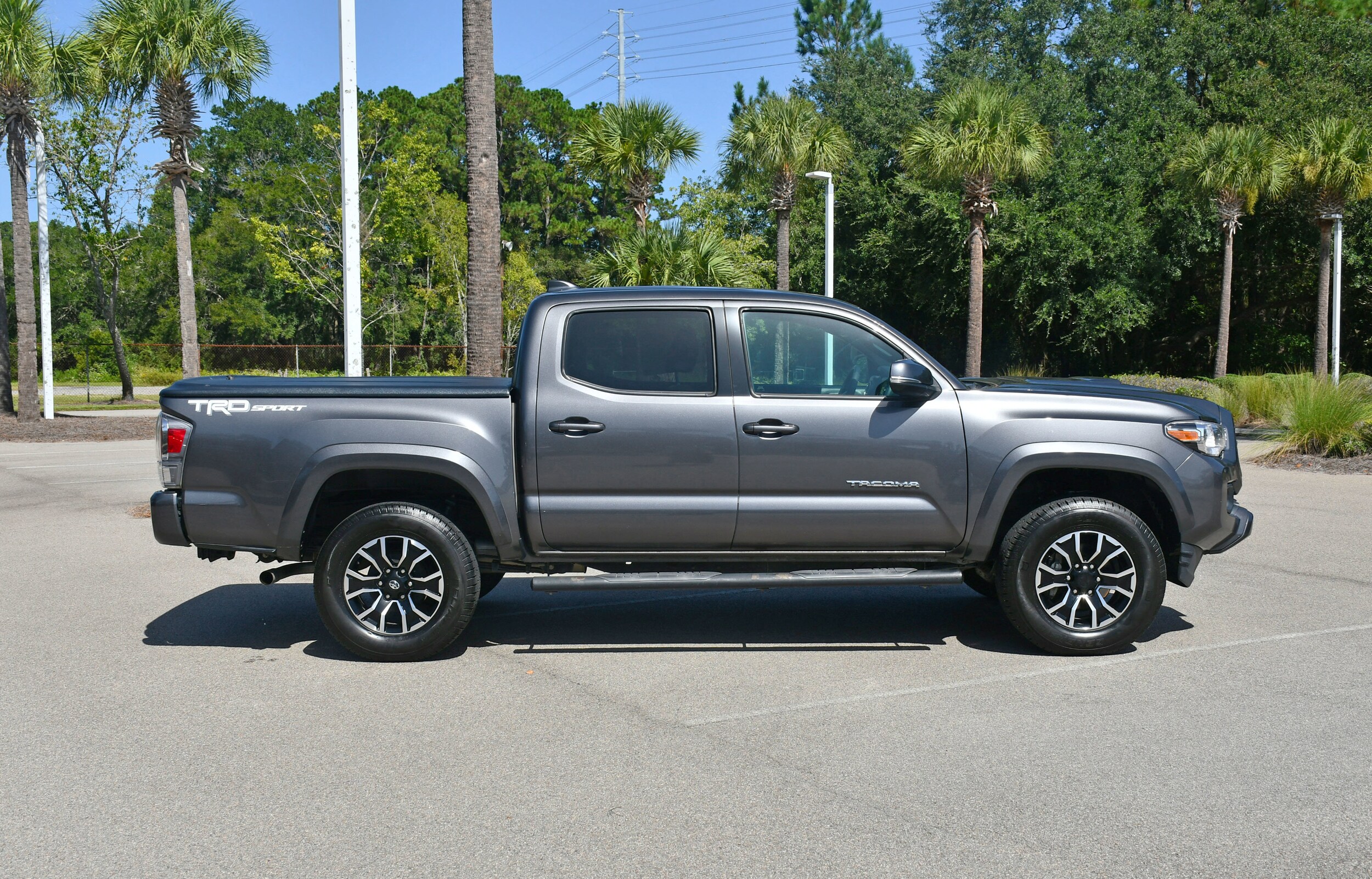 2021 Toyota Tacoma SR5 Double Cab V6 photo 2