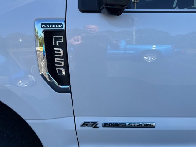 2018 Ford F-350 Platinum photo 2