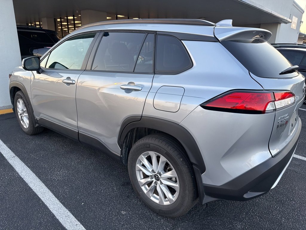 2024 Toyota Corolla Cross LE photo 4