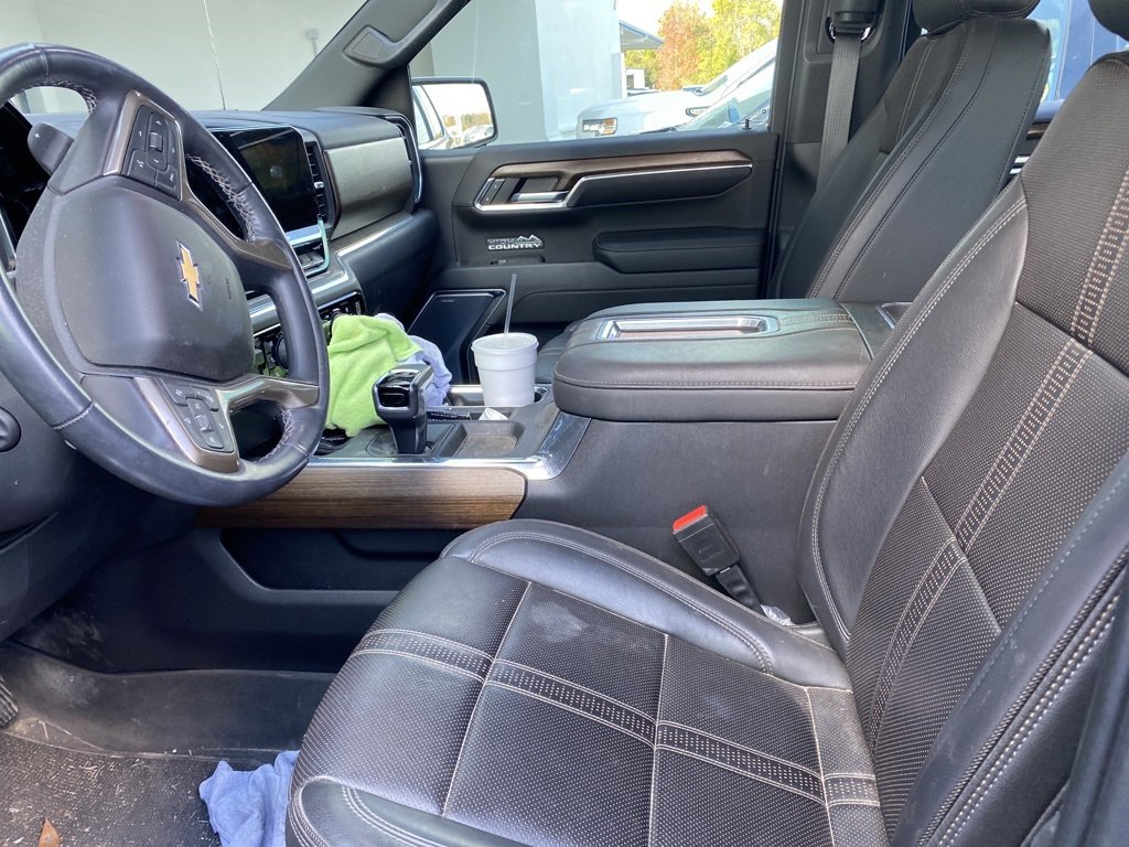 2022 Chevrolet Silverado 1500 High Country photo 2