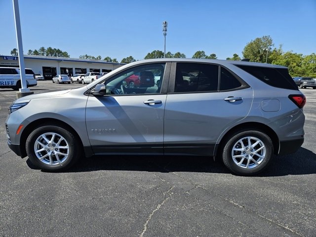2023 Chevrolet Equinox LS photo 4