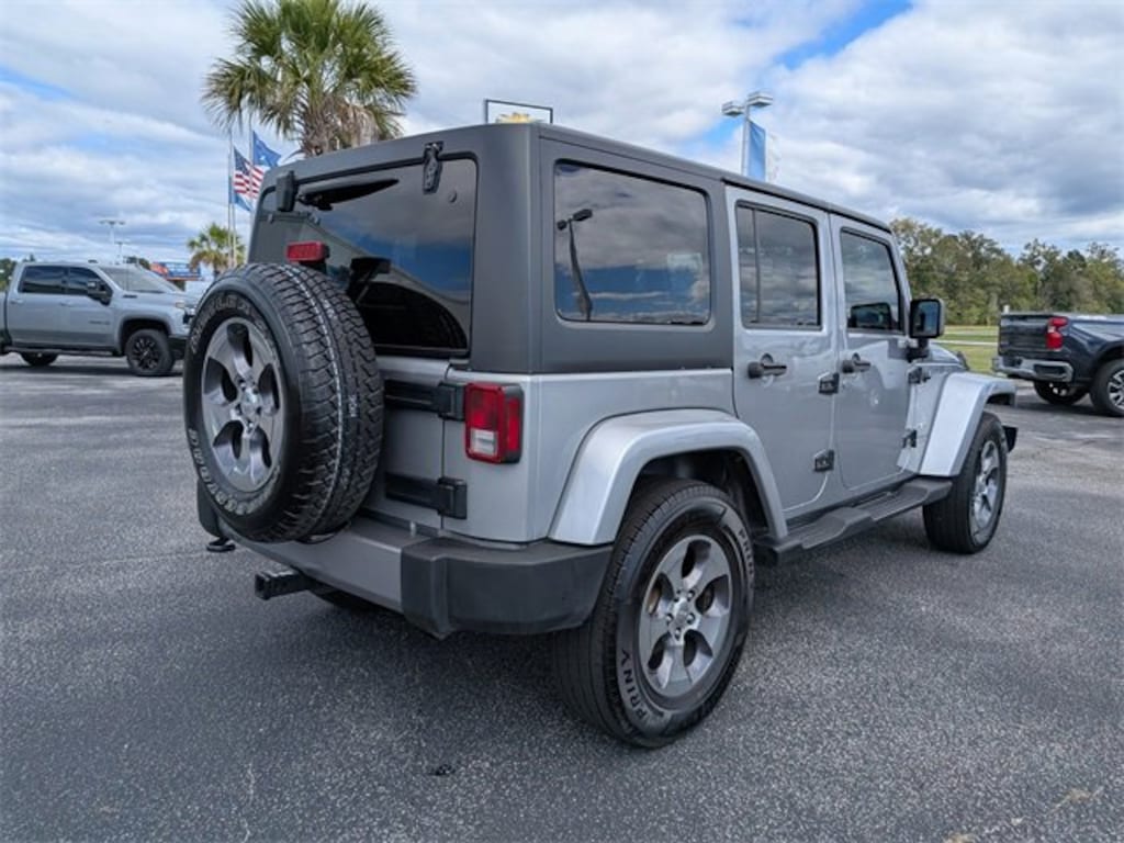 Used 2016 Jeep Wrangler Unlimited Sahara SUV