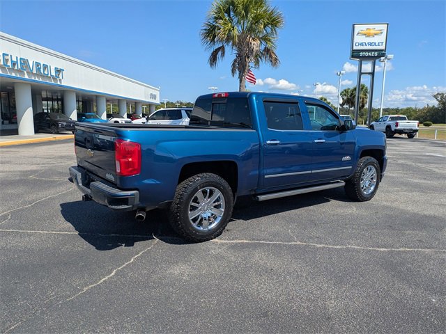 2017 Chevrolet Silverado 1500 High Country photo 3