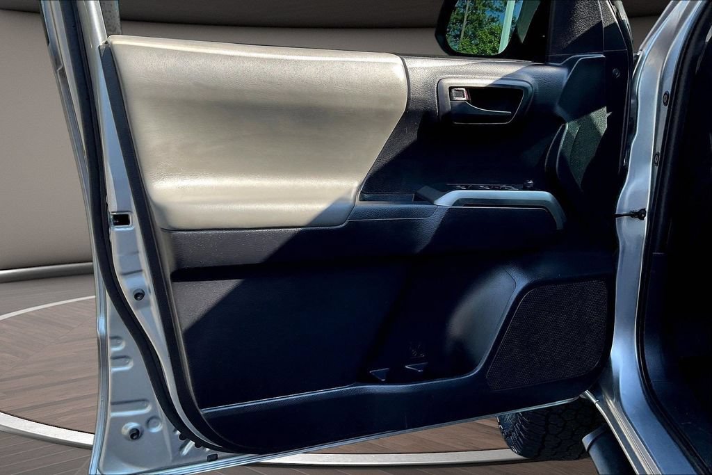 2021 Toyota Tacoma SR5 - Photo 25