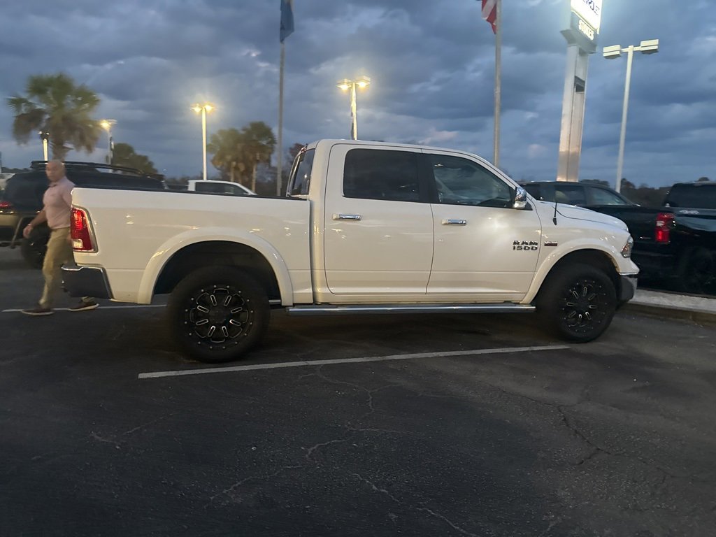2016 Ram 1500 Laramie photo 2