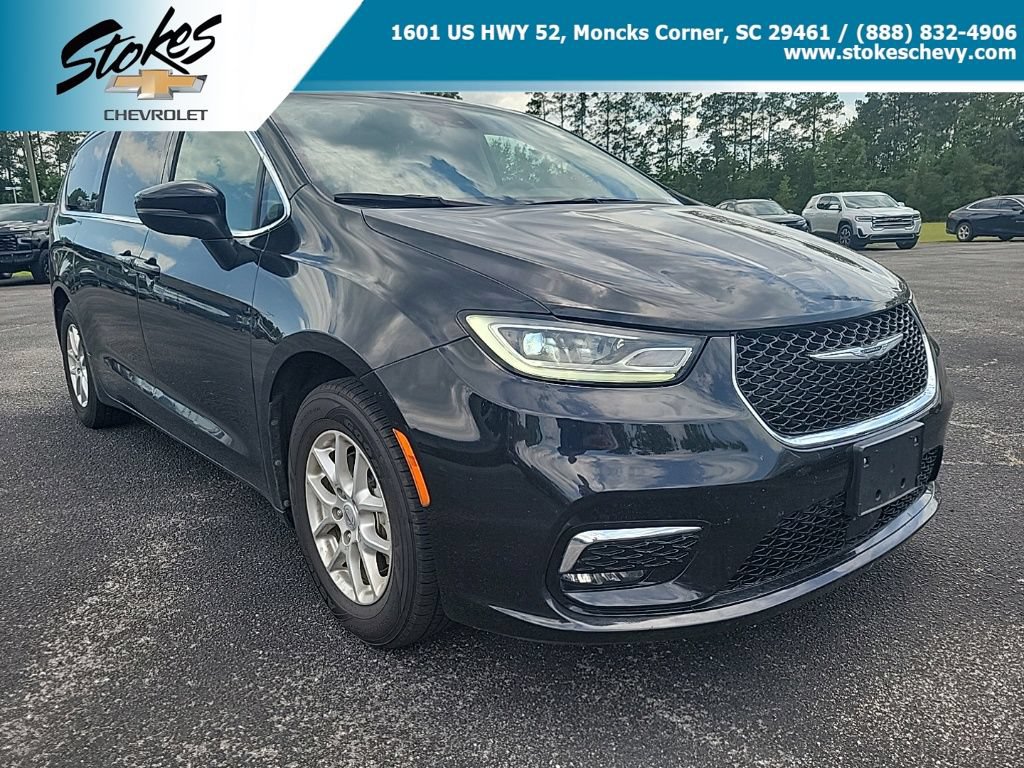 2023 Chrysler Pacifica Touring L's photo