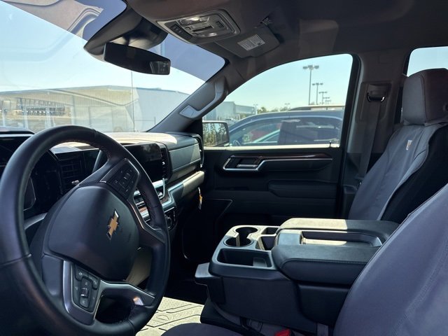 2025 Chevrolet Silverado 1500 LT photo 4