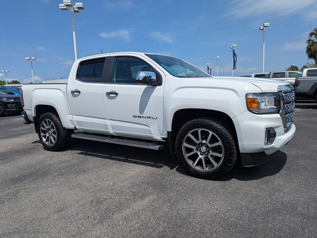 2022 GMC Canyon 4WD Denali Crew Cab Short Box's photo