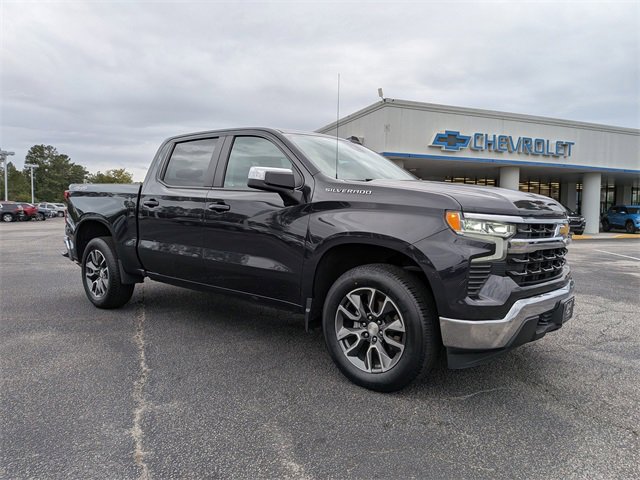 2022 Chevrolet Silverado 1500 LT photo 2
