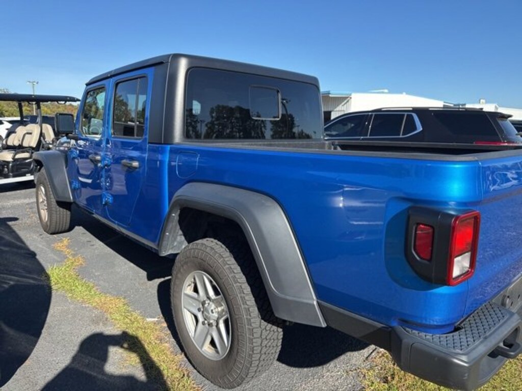 Used 2023 Jeep Gladiator Sport S Truck Crew Cab