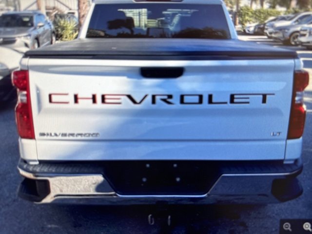 2023 Chevrolet Silverado 1500 LT photo 3