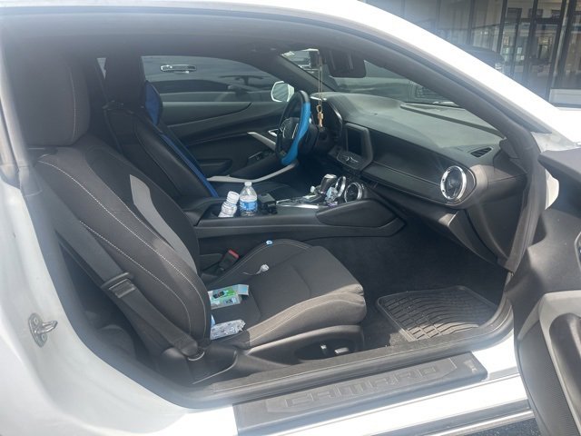 2021 Chevrolet Camaro LT1 photo 3