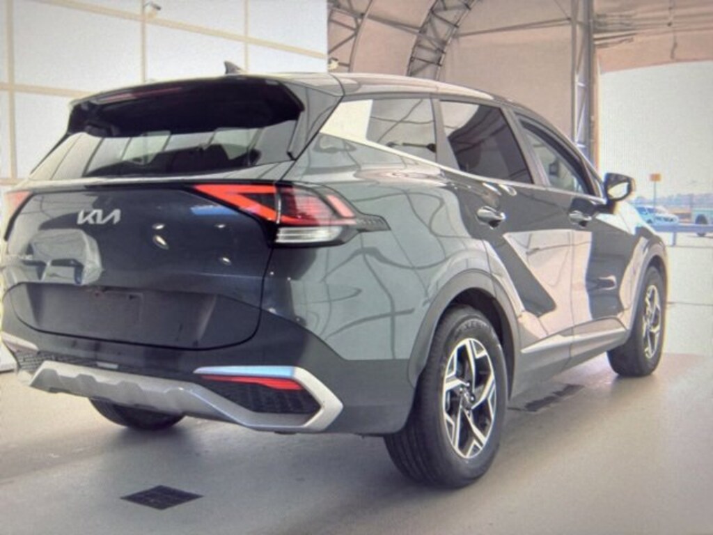 Used 2024 Kia Sportage LX SUV