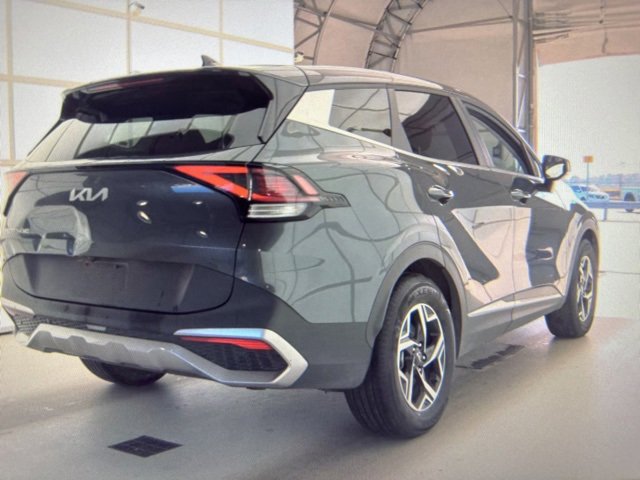 2024 Kia Sportage LX photo 2