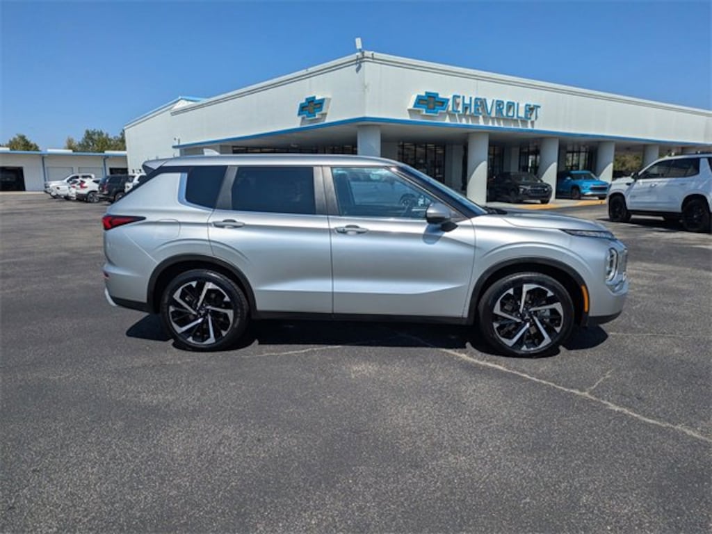 Used 2024 Mitsubishi Outlander SE SUV