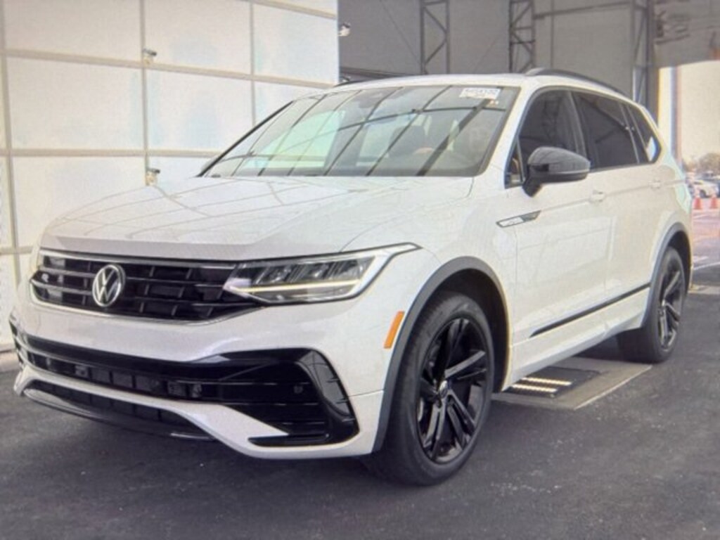 Used 2023 Volkswagen Tiguan SE R-Line Black SUV