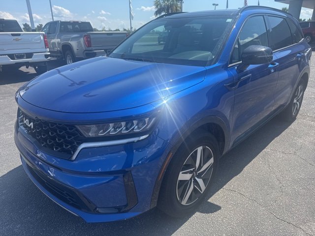 2023 Kia Sorento S photo 2