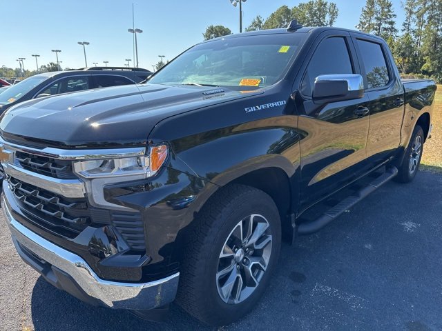 2025 Chevrolet Silverado 1500 LT photo 2