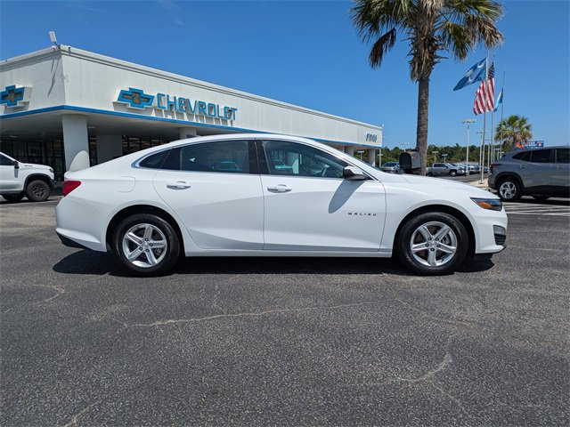 2024 Chevrolet Malibu LS photo 3