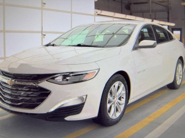 2023 Chevrolet Malibu 1LT photo 2