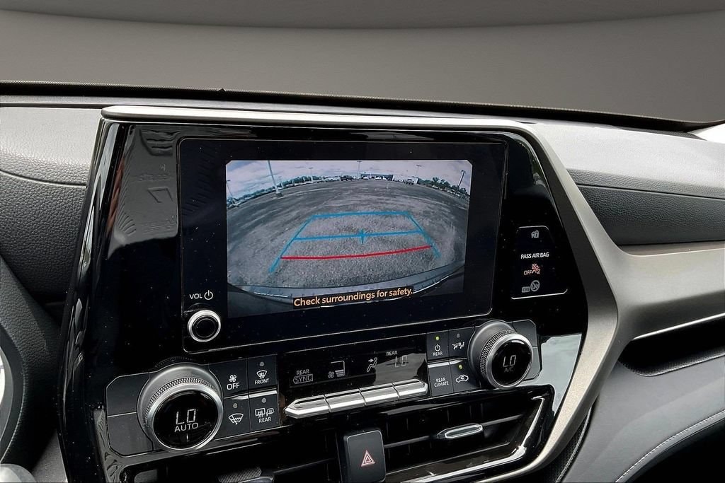 2023 Toyota Highlander L - Photo 16