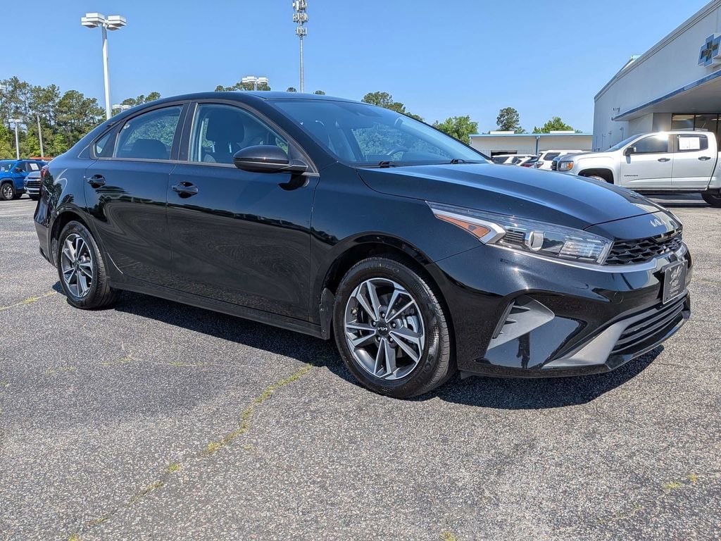 2024 Kia Forte LXS AT's photo