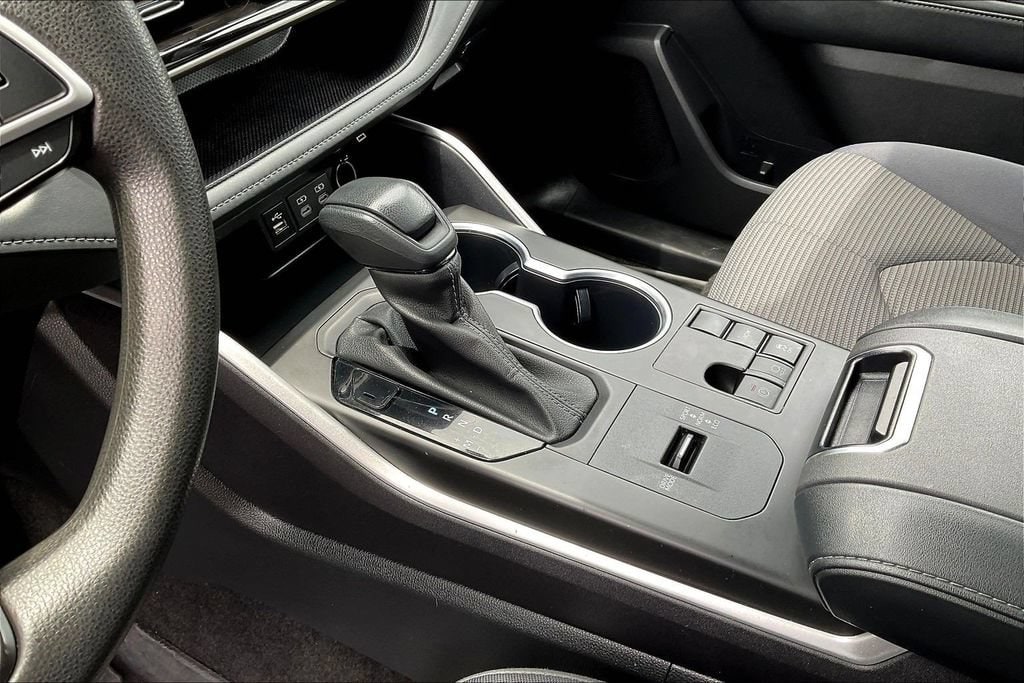 2023 Toyota Highlander L - Photo 20