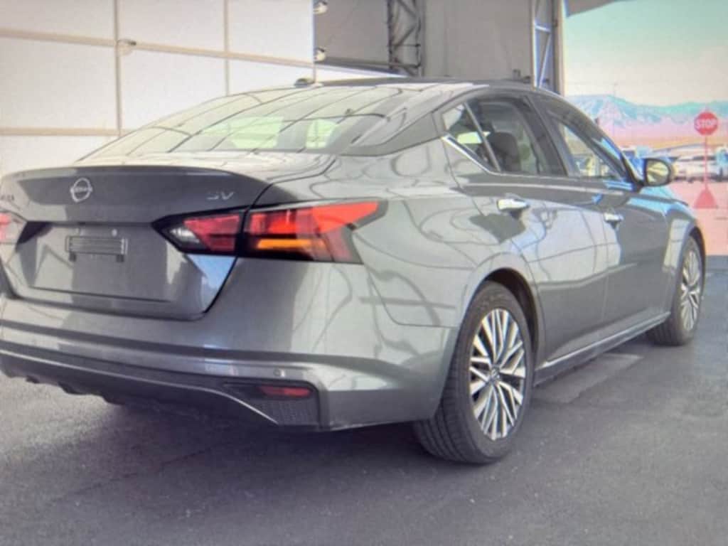 Used 2024 Nissan Altima 2.5 SV Sedan