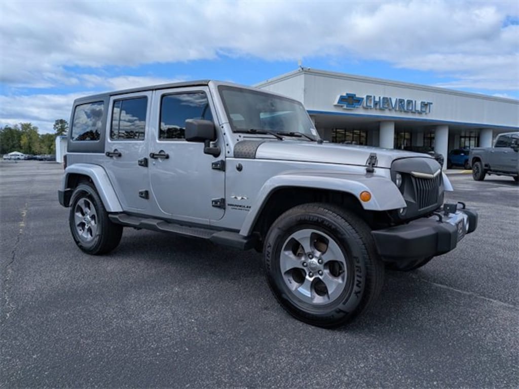 Used 2016 Jeep Wrangler Unlimited Sahara SUV
