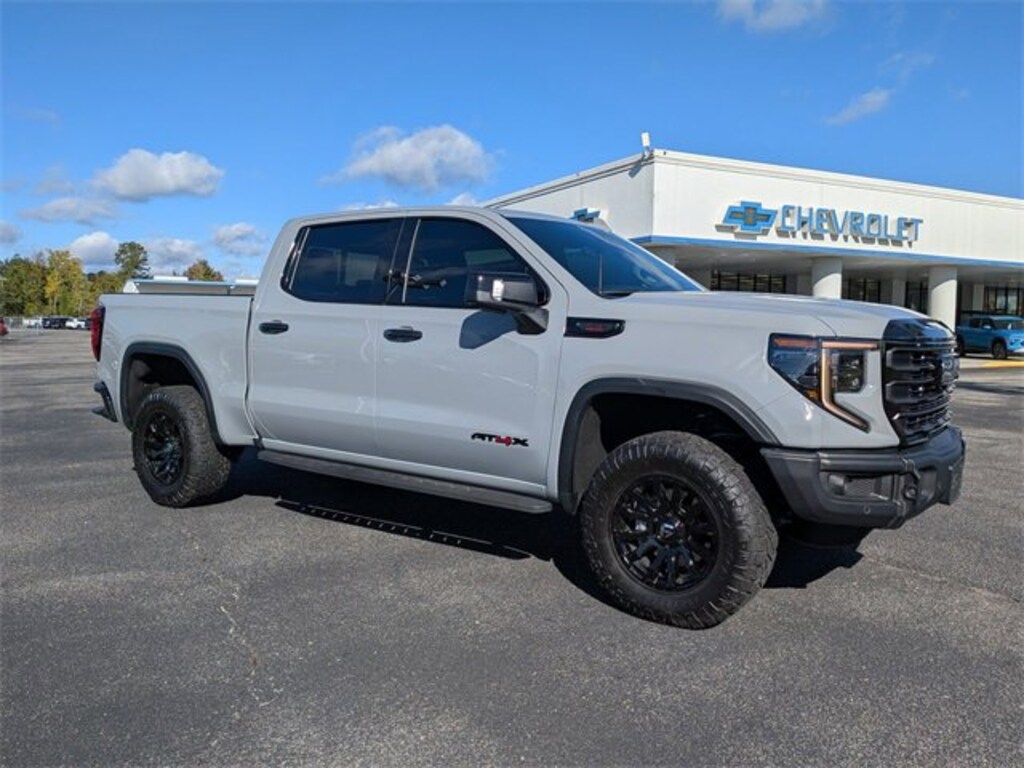 Used 2024 GMC