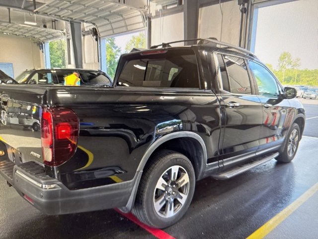2017 Honda Ridgeline RTL-E photo 3
