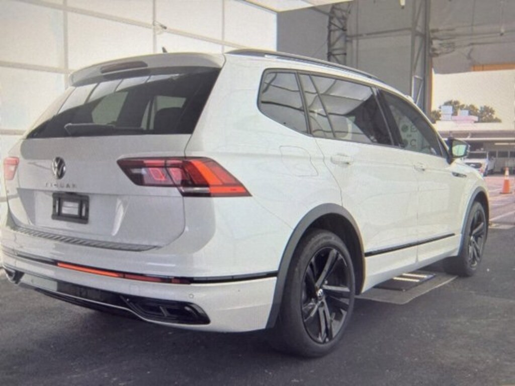 Used 2023 Volkswagen Tiguan SE R-Line Black SUV