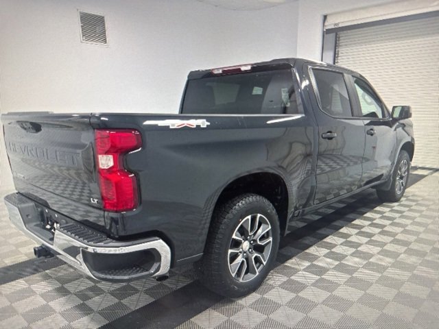 2023 Chevrolet Silverado 1500 LT photo 2