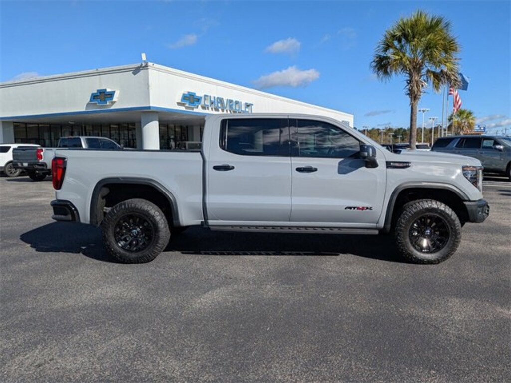 Used 2024 GMC