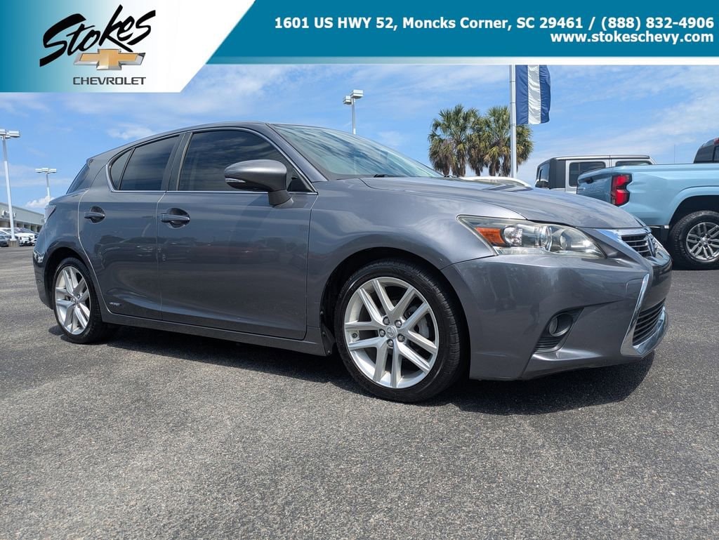 2016 Lexus CT 200h 200h's photo