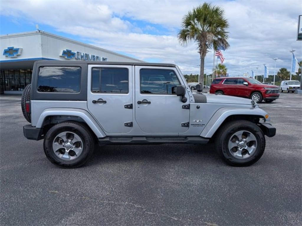 Used 2016 Jeep Wrangler Unlimited Sahara SUV