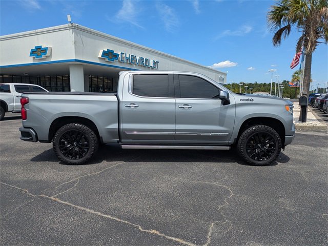 2023 Chevrolet Silverado 1500 High Country photo 3