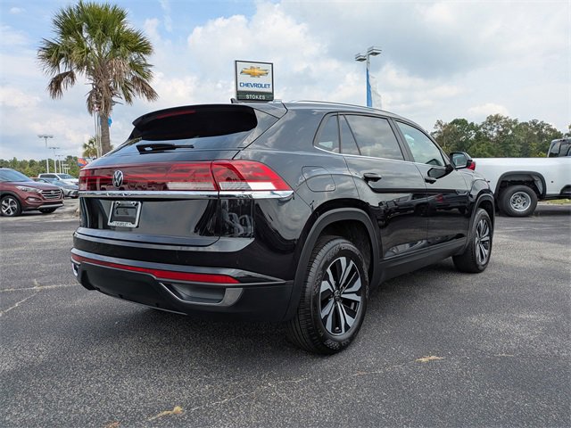 2024 Volkswagen Atlas Cross Sport SE photo 2