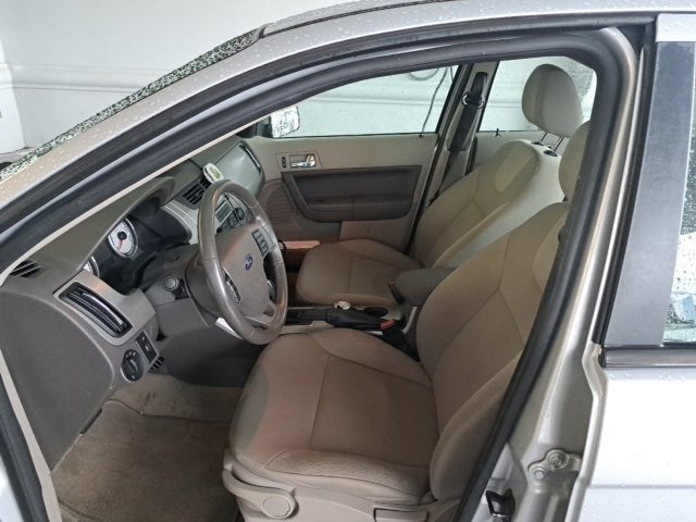2008 Ford Focus SES photo 3