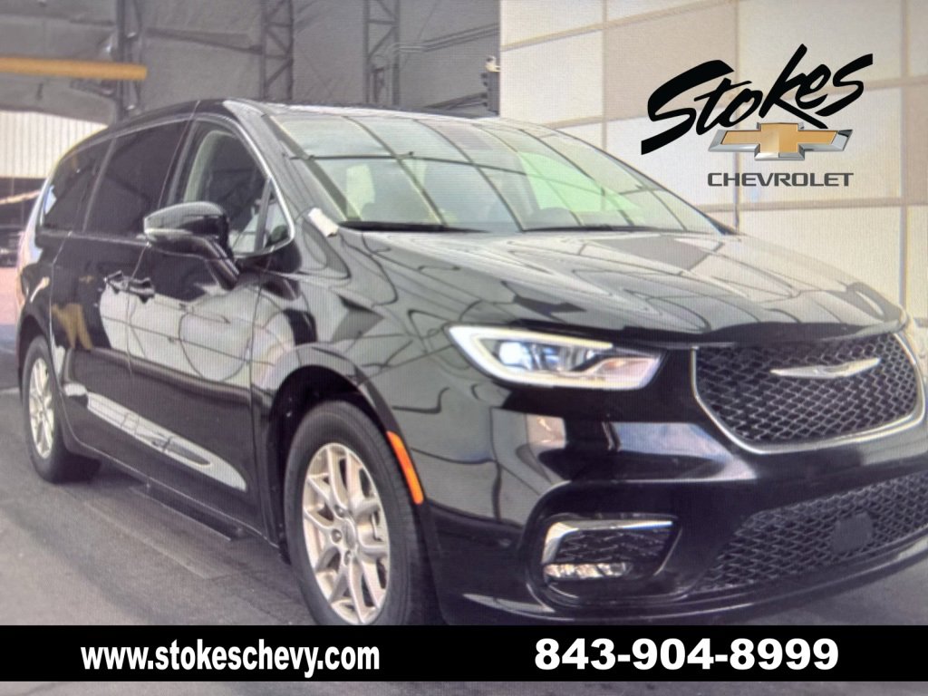 2024 Chrysler Pacifica Touring L's photo