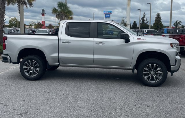 2021 Chevrolet Silverado 1500 RST photo 2