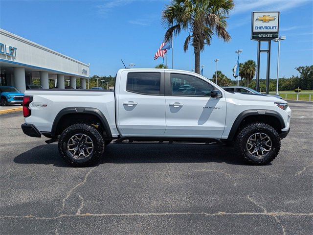 2024 Chevrolet Colorado ZR2 photo 2
